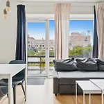 아파트 Modern Townhouse With Private Outdoor Area - 2br *