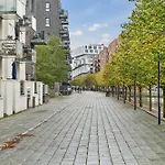 Modern Townhouse With Private Outdoor Area - 2br 아파트 *