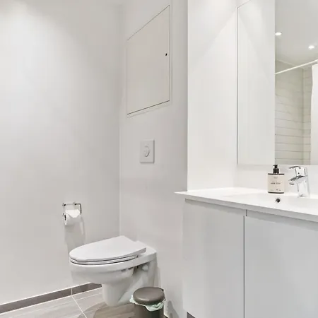 아파트 Modern Townhouse With Private Outdoor Area - 2br *