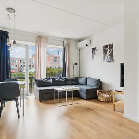 Modern Townhouse With Private Outdoor Area - 2br Copenhaga