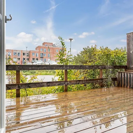 Apartamento Modern Townhouse With Private Outdoor Area - 2br